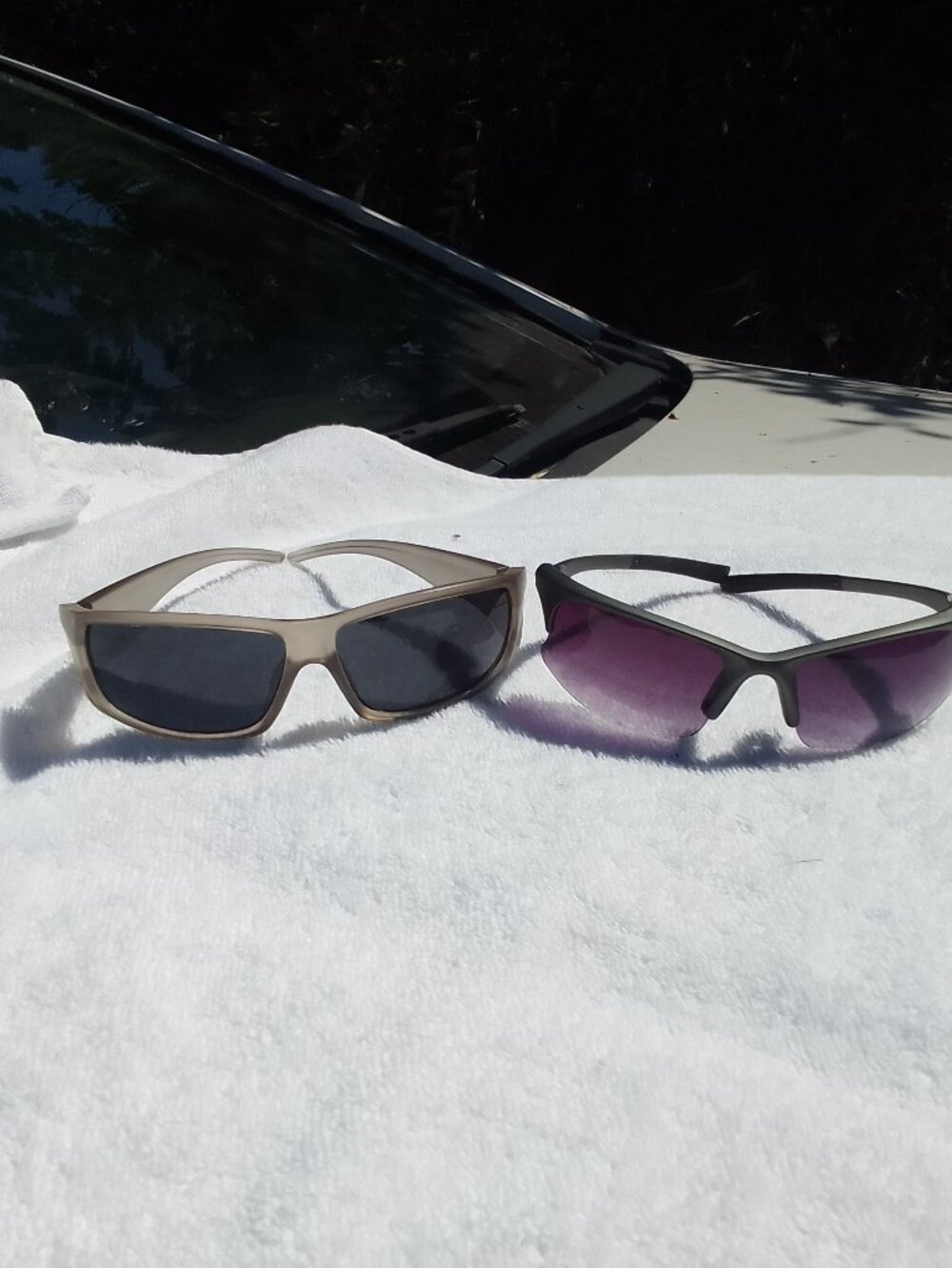 Bundle 2pcs of best-seller sharp cool gorgeous sunglasses brand new
